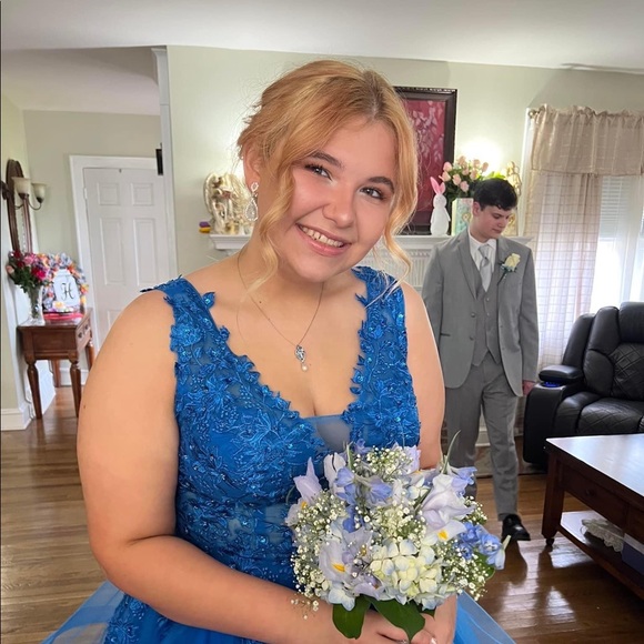 Meet your Posher, Kimi - Picture 4 of 8